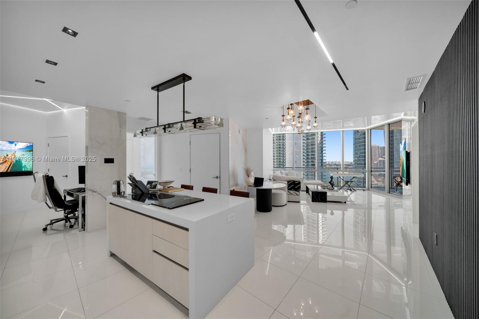 PARAMOUNT MIAMI WORLDCENT - Residential
