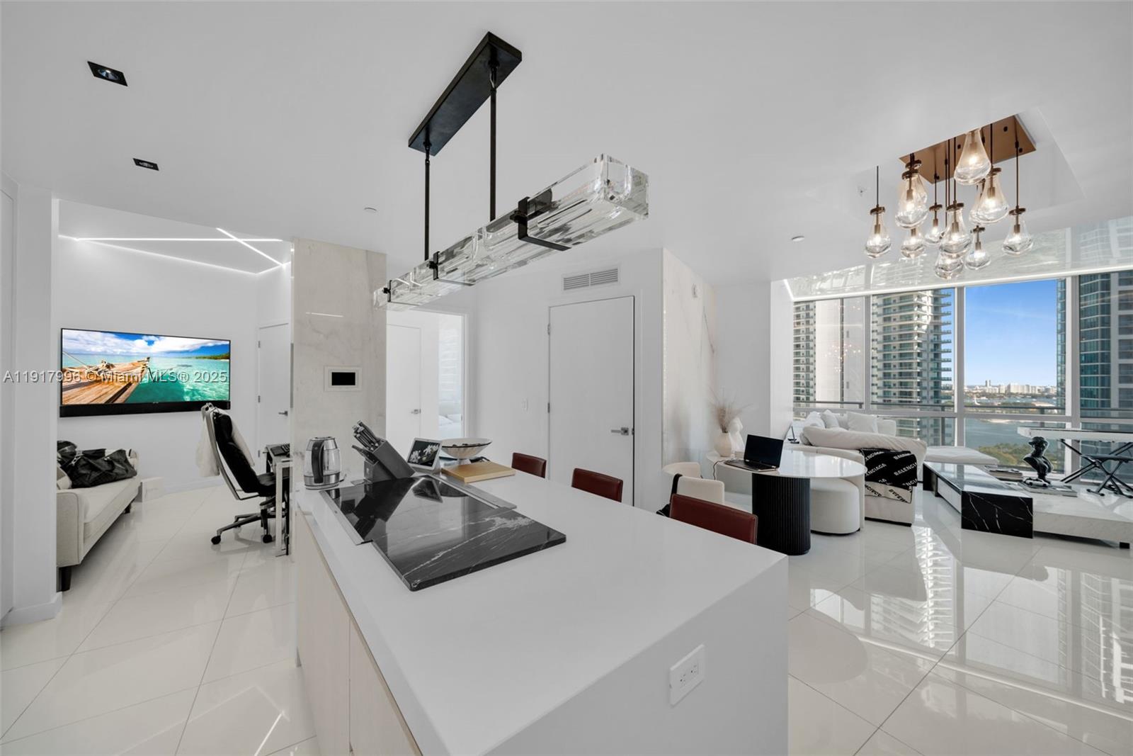 PARAMOUNT MIAMI WORLDCENT - Residential