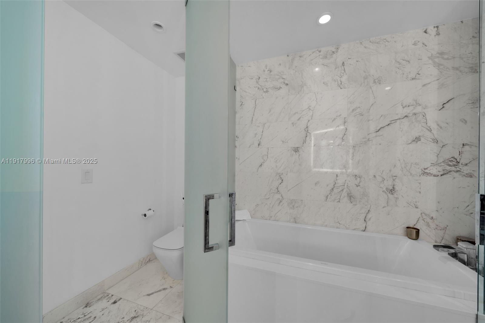 PARAMOUNT MIAMI WORLDCENT - Residential