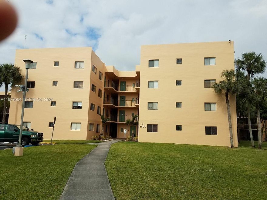 Spacious 2/2 apartment located in the heart of West Kendall. This nicely maintained first-floor unit features a large screened porch. The gated Horizon's West community offers 24-hour surveillance, as well as several amenities including; tennis, basketball, and racquetball courts and multiple pools. Coined laundry facilities are available on every floor. Association approval is required and includes background and credit checks. Available April 1st.