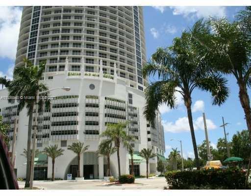 1750 N BAYSHORE DR 1702