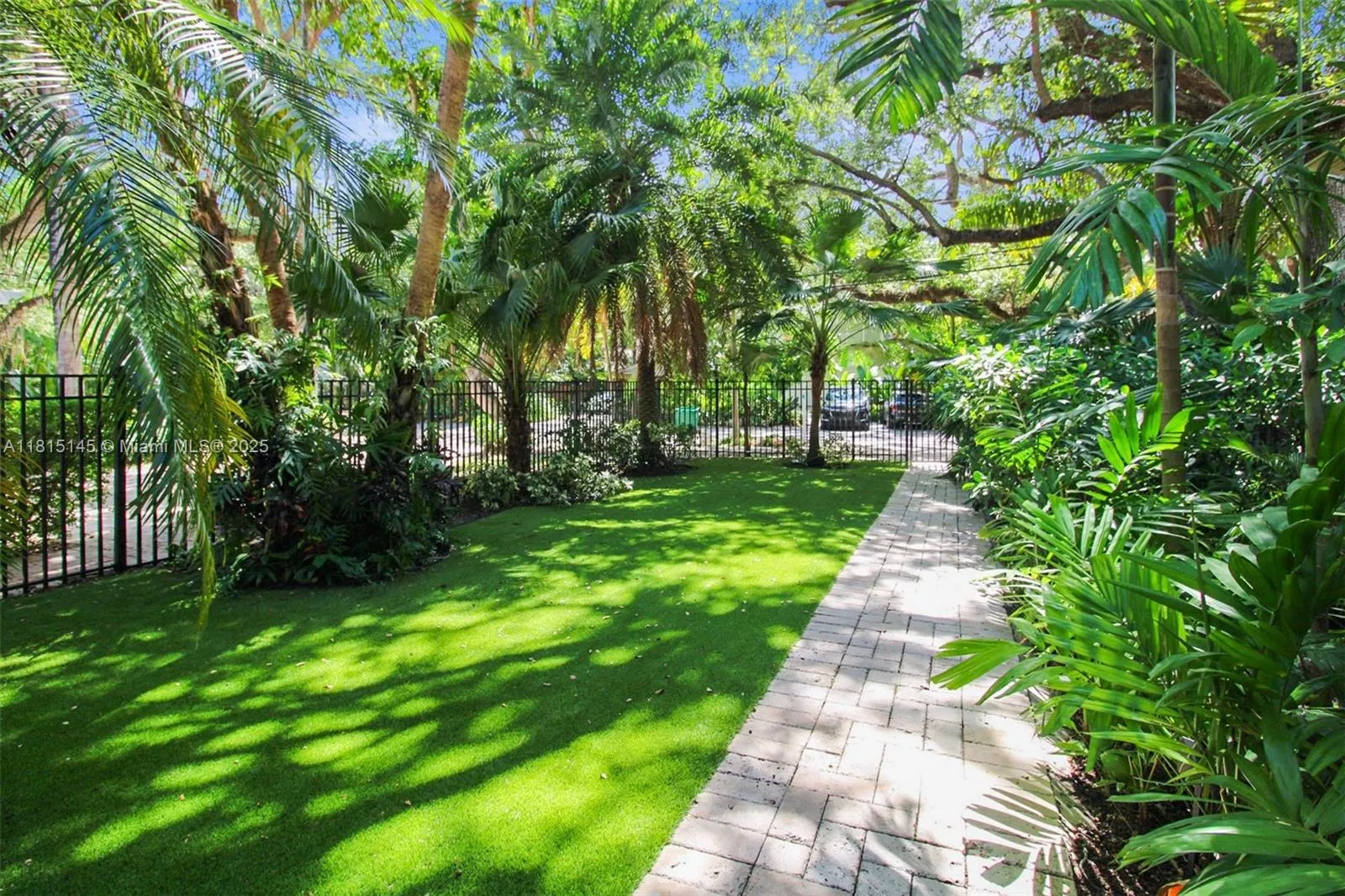 Miami, Florida 33133, United States, 5 Bedrooms Bedrooms, ,6 BathroomsBathrooms,Residential,Active,143601