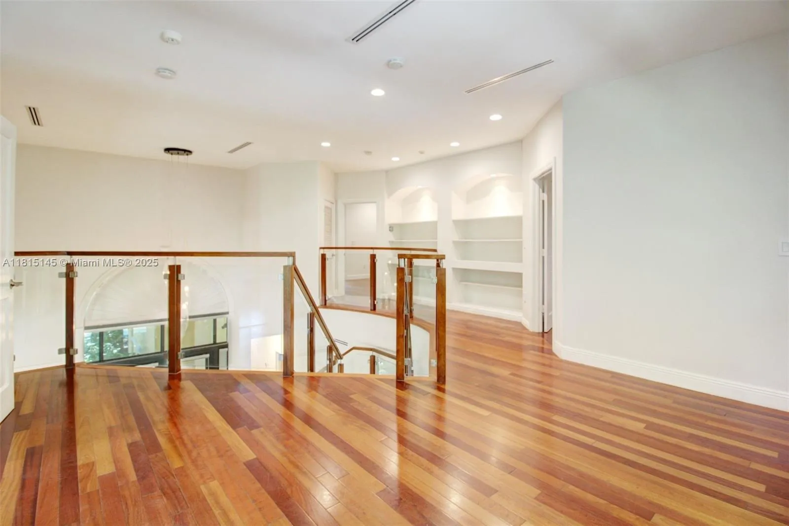 Miami, Florida 33133, United States, 5 Bedrooms Bedrooms, ,6 BathroomsBathrooms,Residential,Active,143601