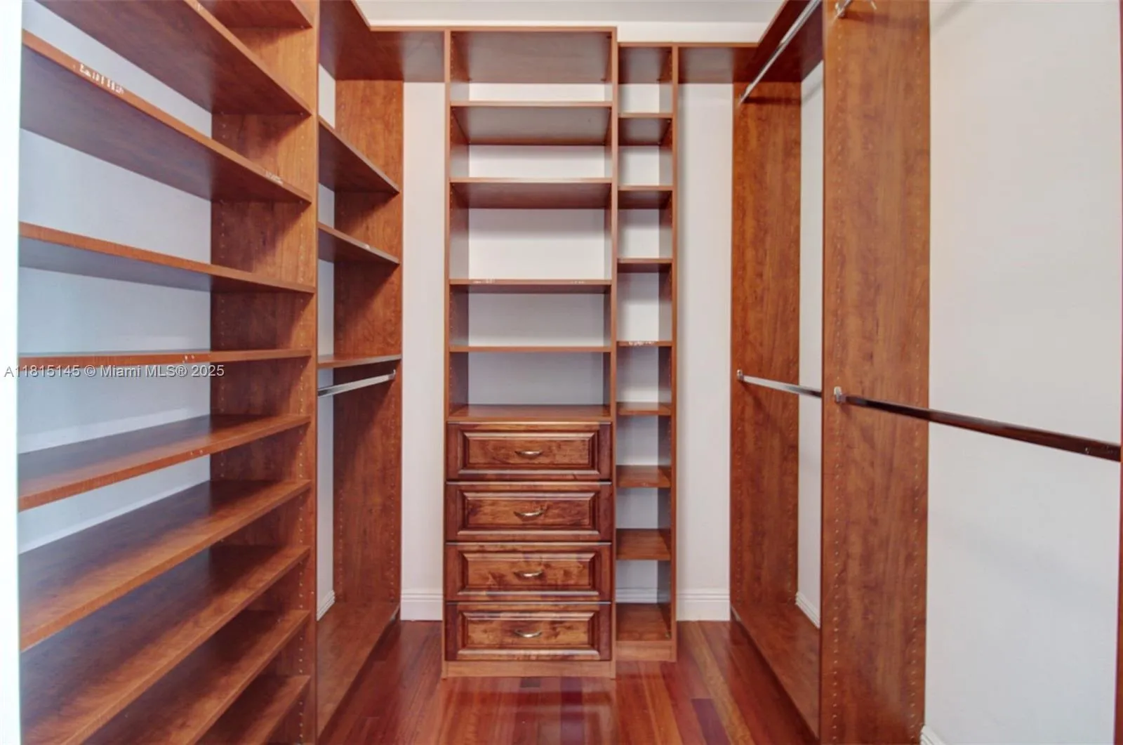 Miami, Florida 33133, United States, 5 Bedrooms Bedrooms, ,6 BathroomsBathrooms,Residential,Active,143601