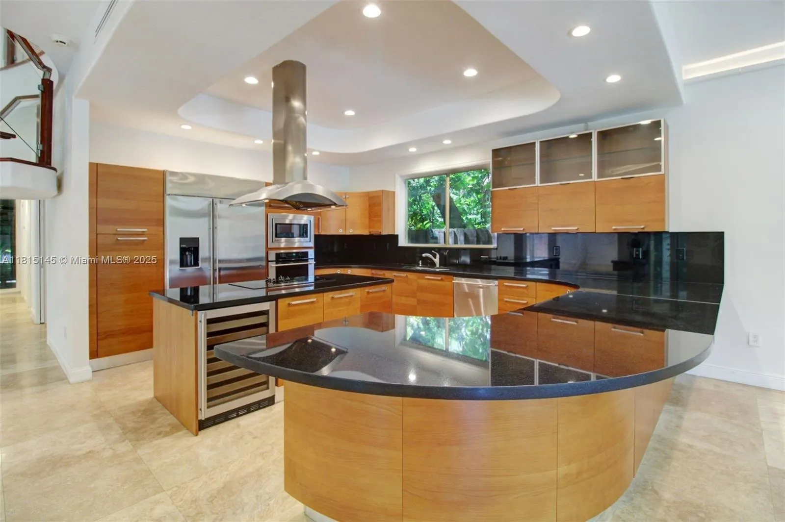 Miami, Florida 33133, United States, 5 Bedrooms Bedrooms, ,6 BathroomsBathrooms,Residential,Active,143601