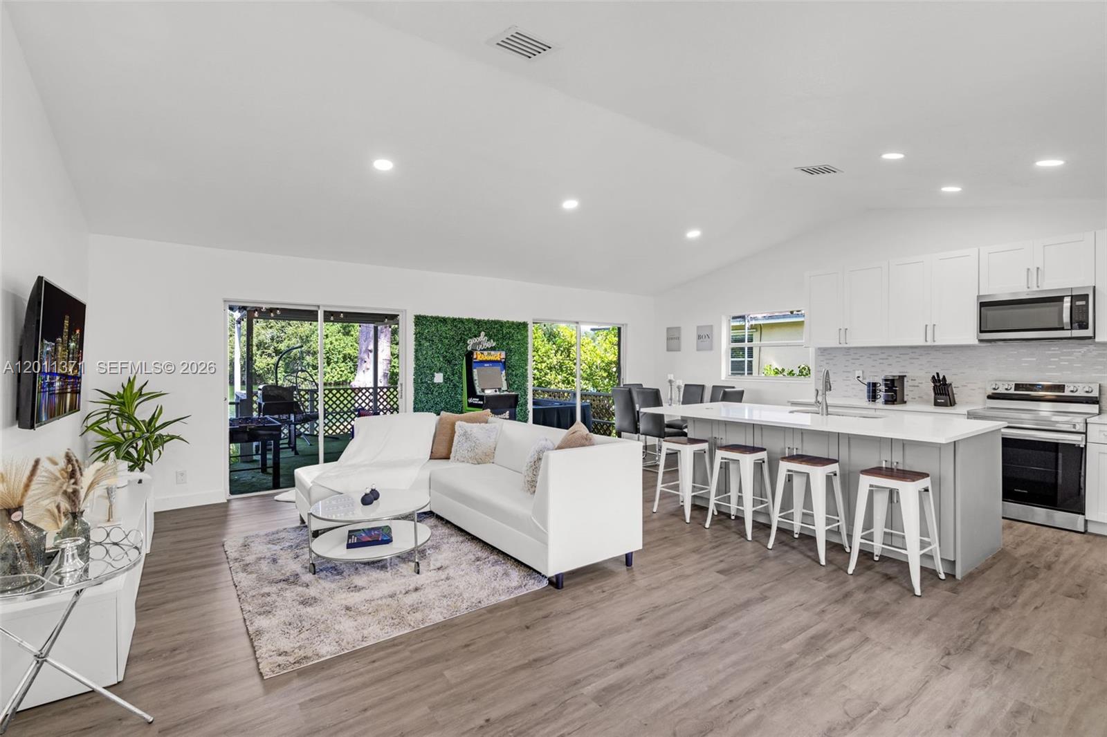 Lakeview Manor - Residential