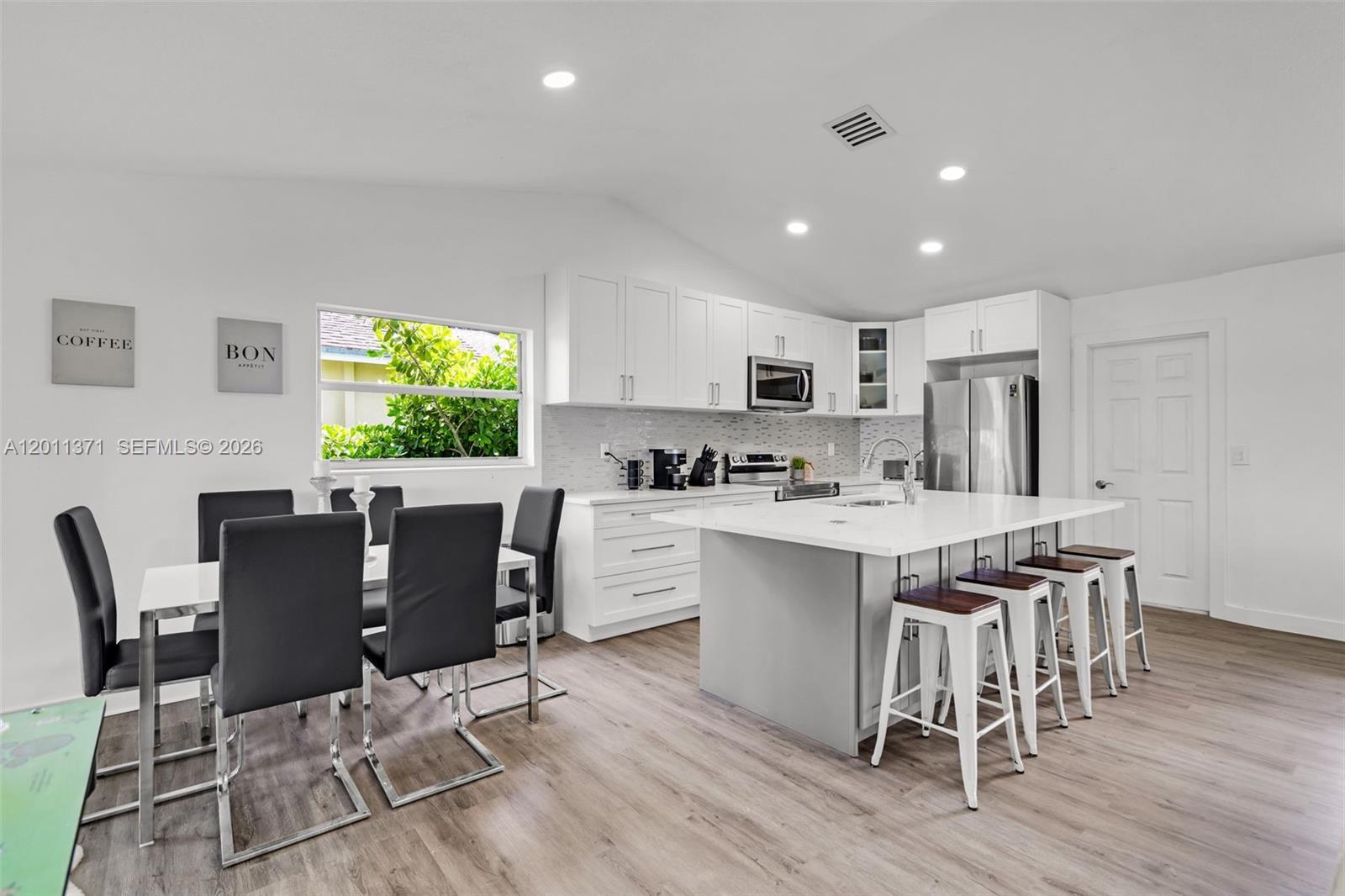 Lakeview Manor - Residential