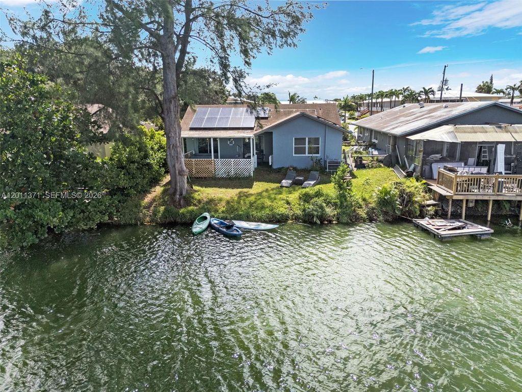 Photo of 1020 SW 8th St, Hallandale Beach, FL 33009 (MLS # A12011371)