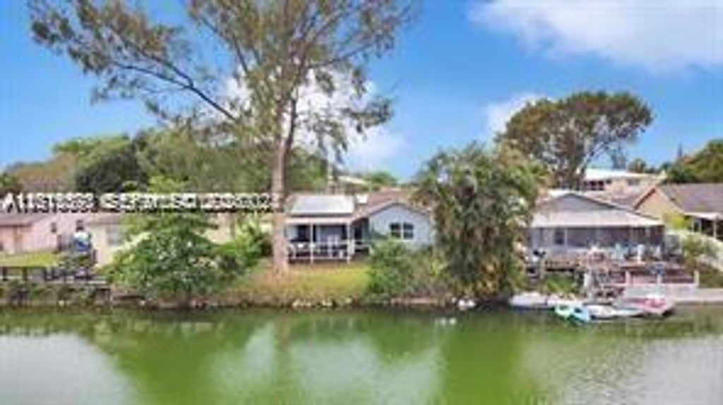 Photo of 1020 SW 8th St, Hallandale Beach, FL 33009 (MLS # A12011371)