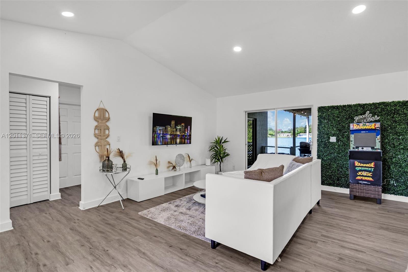 Lakeview Manor - Residential