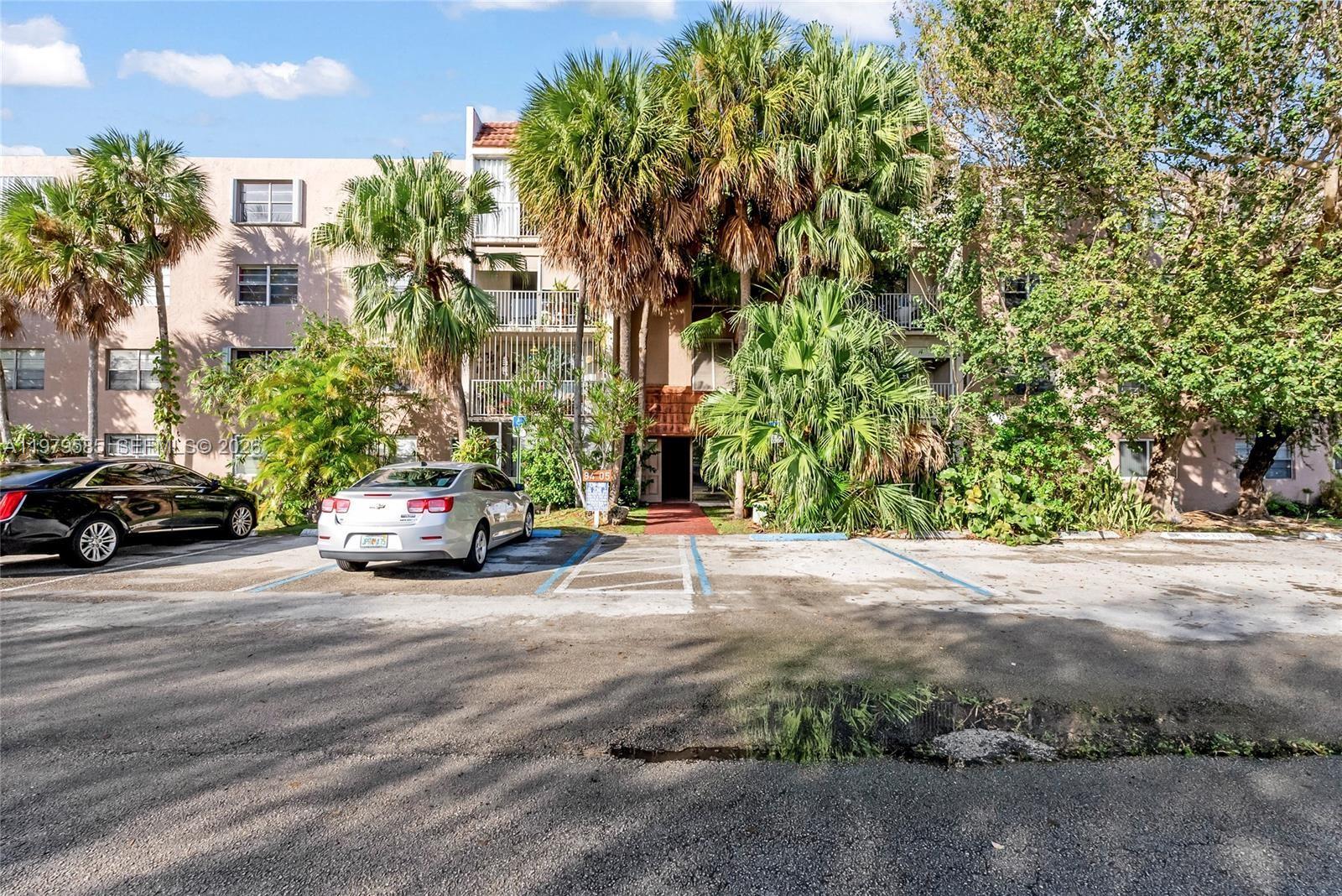 SUMMIT CHASE CONDO - Residential