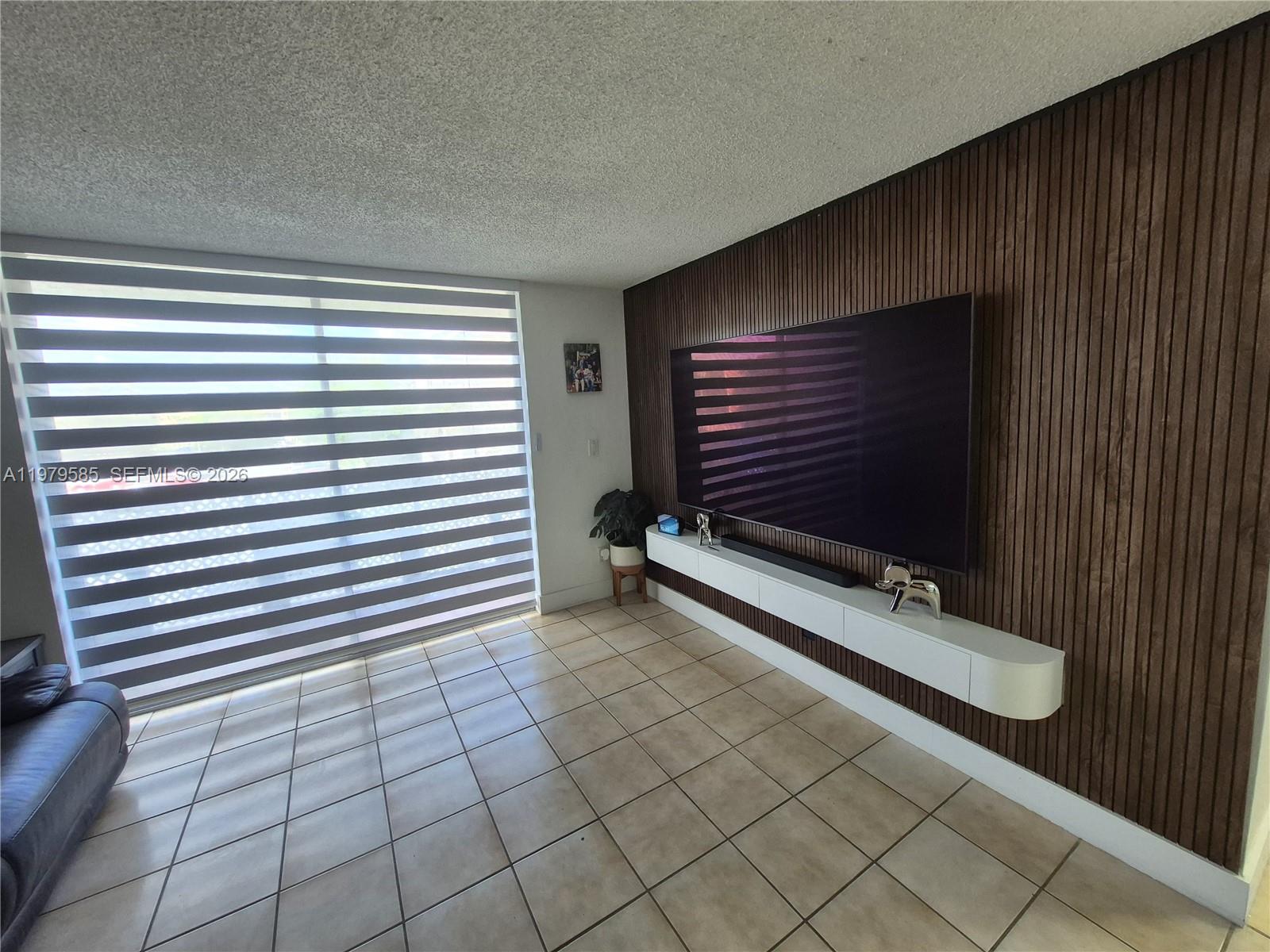 SUMMIT CHASE CONDO - Residential