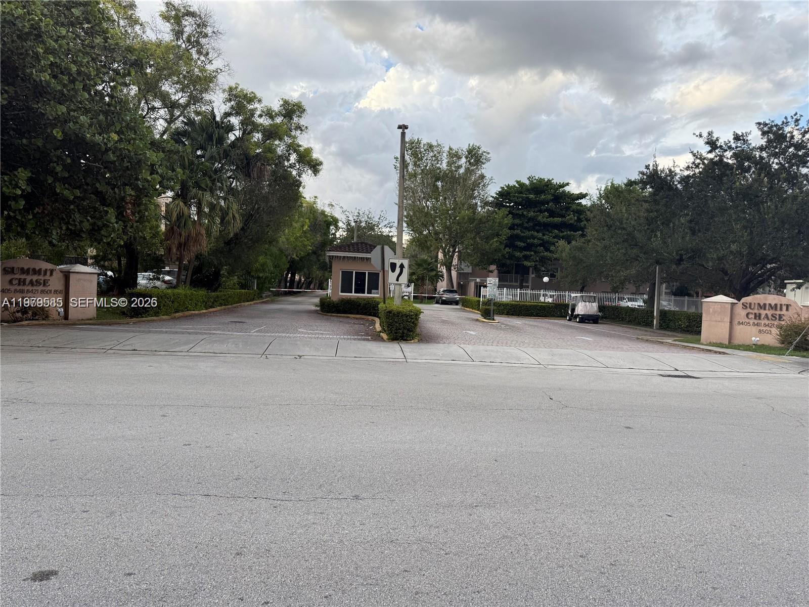 SUMMIT CHASE CONDO - Residential