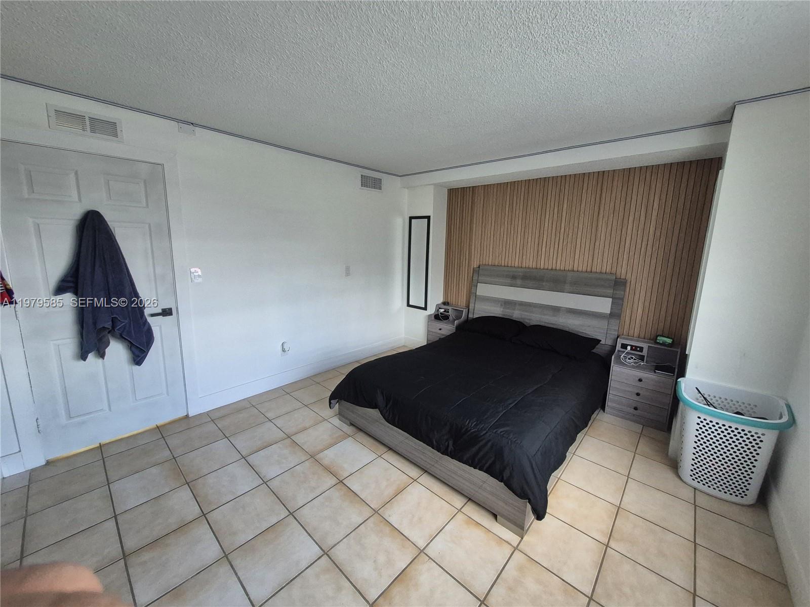 SUMMIT CHASE CONDO - Residential