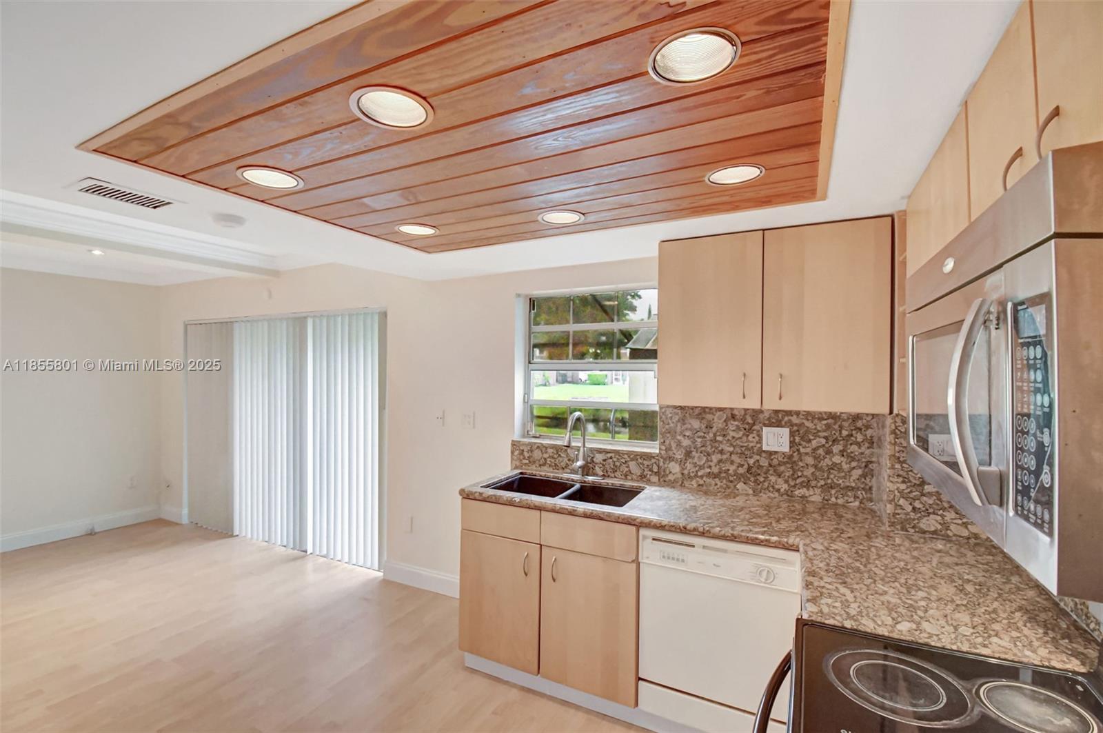 FLAMINGO GARDENS PHASE FO - Residential