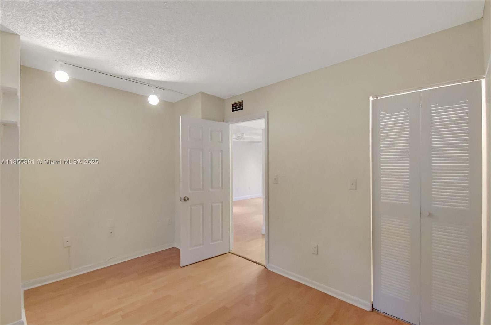 FLAMINGO GARDENS PHASE FO - Residential