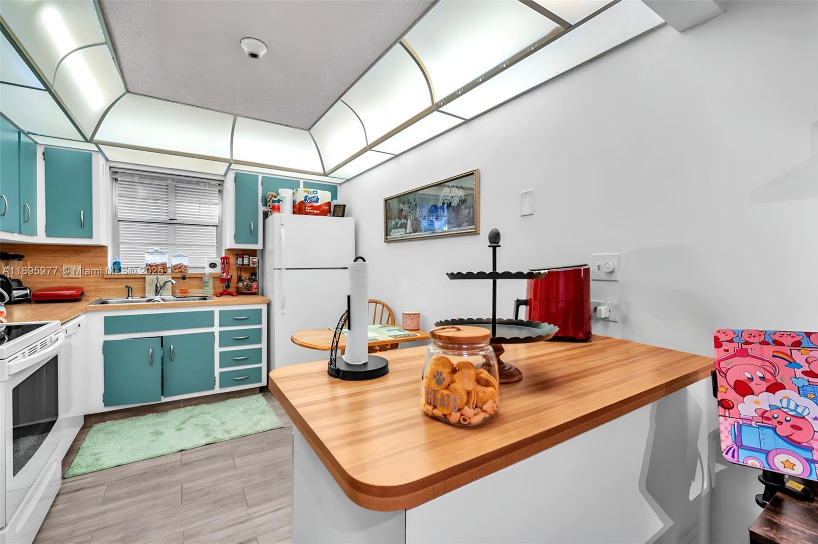 PECAN TREE CONDO APTS INC - Residential