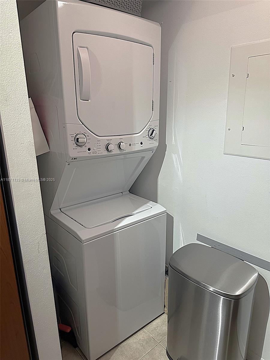 2080 Ocean Drive - Residential