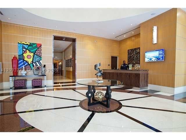253 NE 2nd St 509