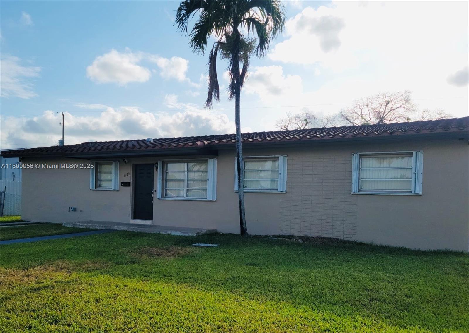 Rental Property at 4225 Sw 98th Ct, Miami, Broward County, Florida - Bedrooms: 3 
Bathrooms: 2  - $3,500 MO.