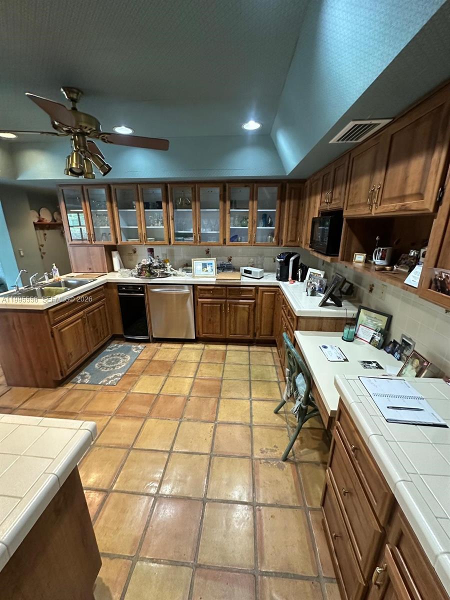 KINGS VIEW - Residential