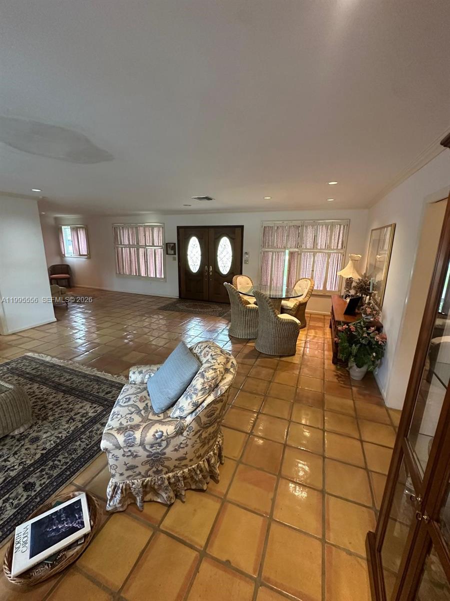 KINGS VIEW - Residential