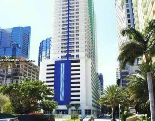 THE CLUB AT BRICKELL BAY - Residential