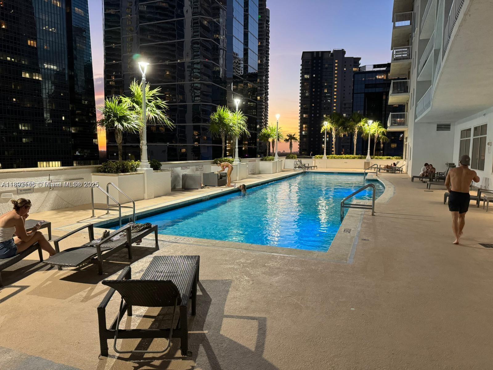 THE CLUB AT BRICKELL BAY - Residential