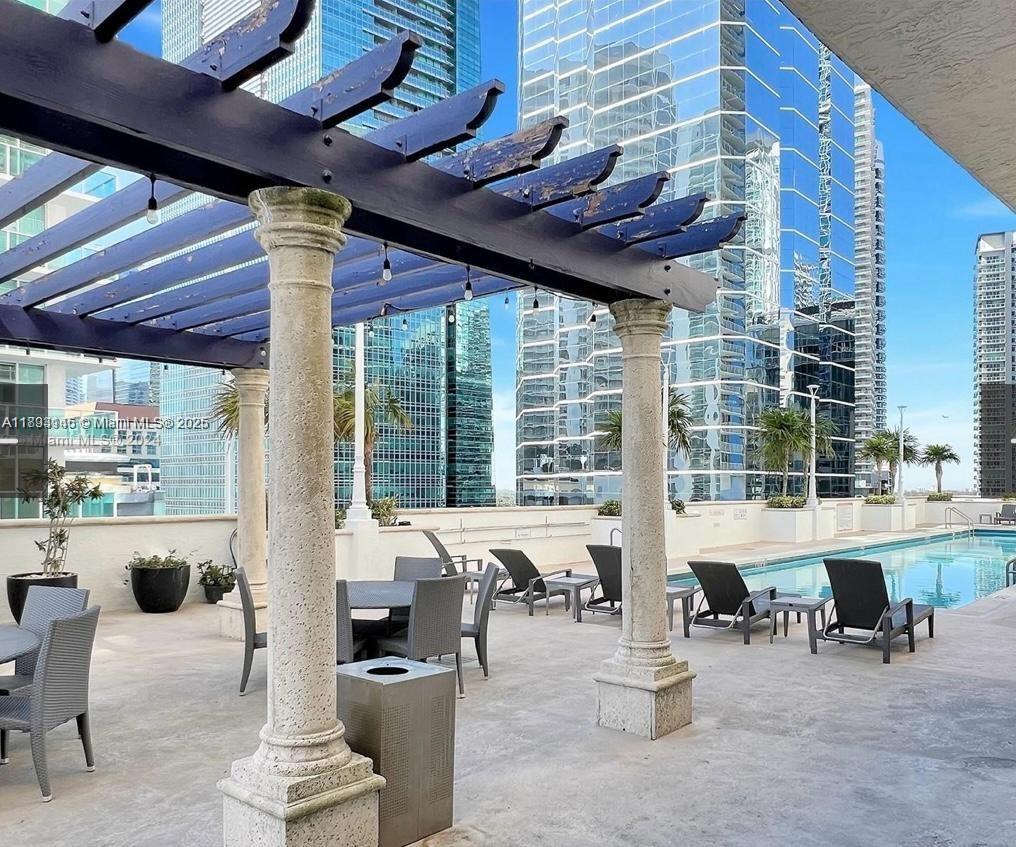 THE CLUB AT BRICKELL BAY - Residential
