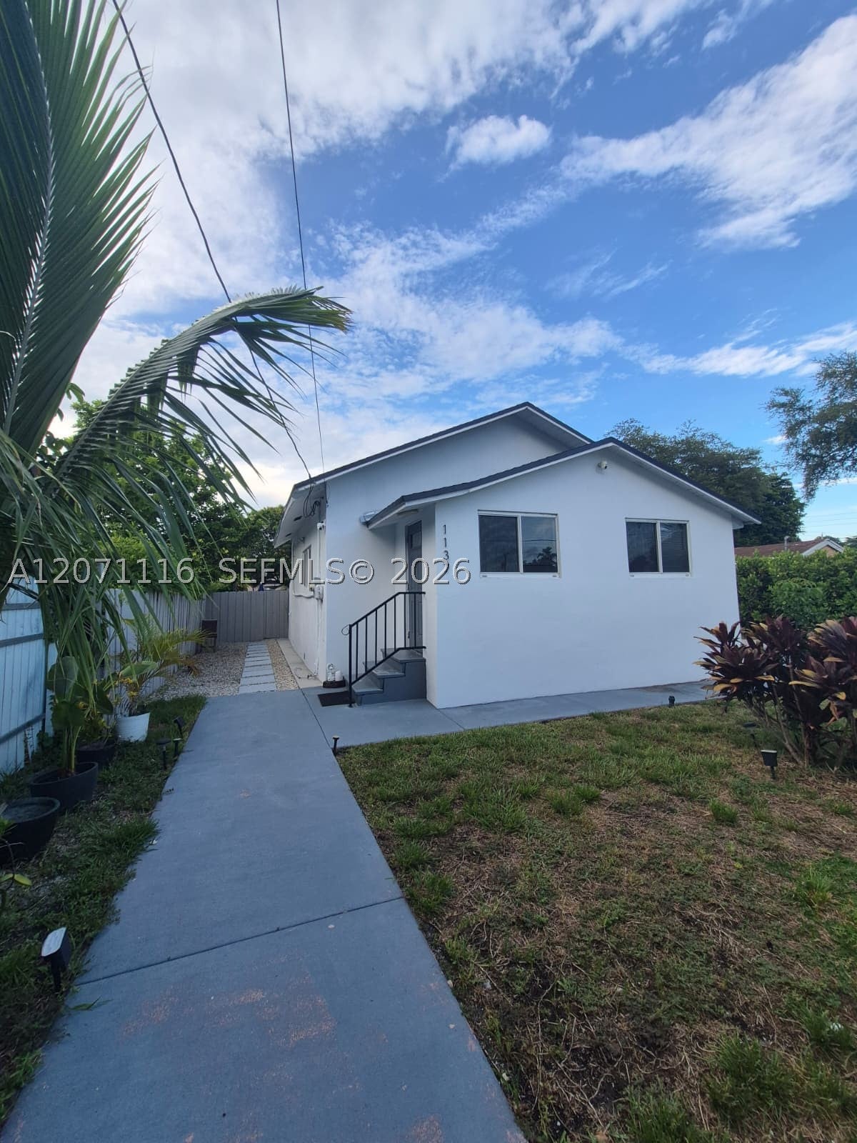 1137 NW 55th St, Miami FL 33127
