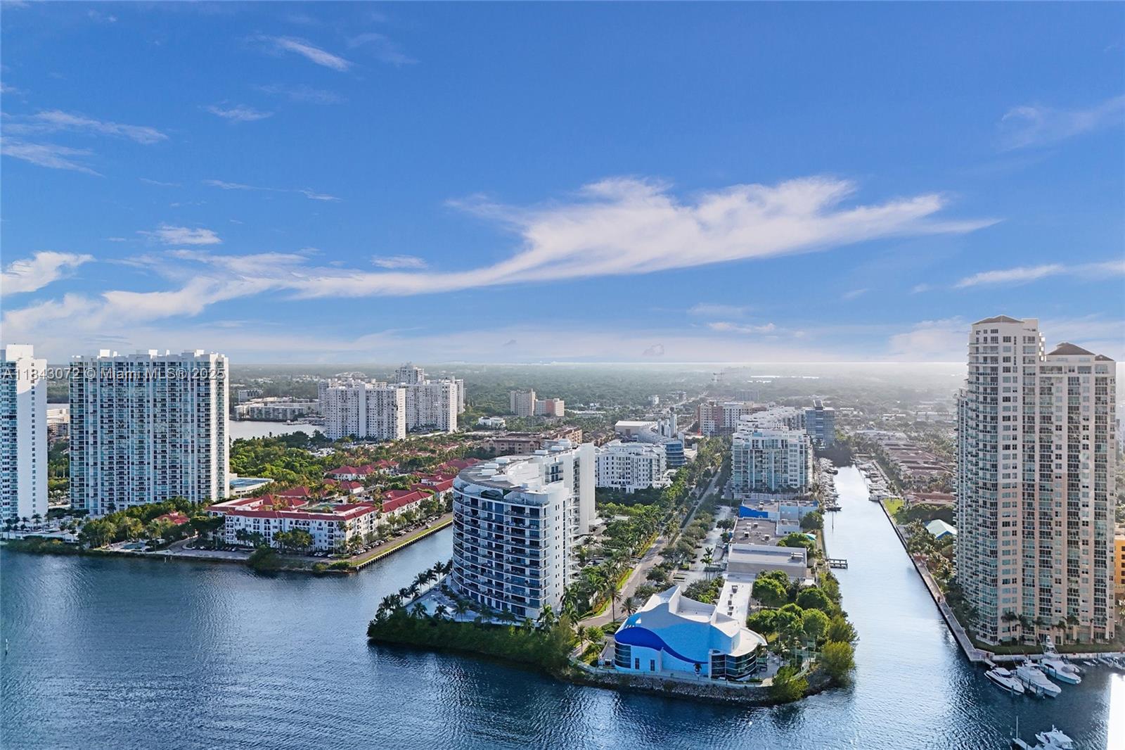 ECHO CONDO - Residential