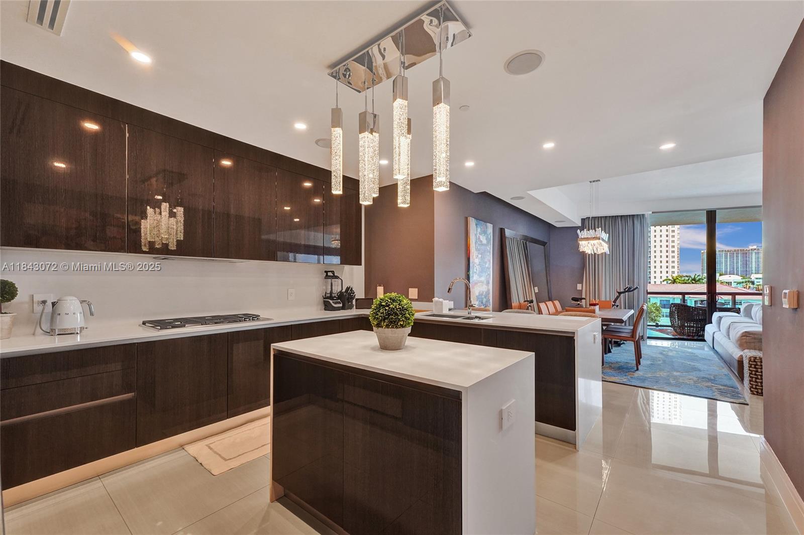 ECHO CONDO - Residential