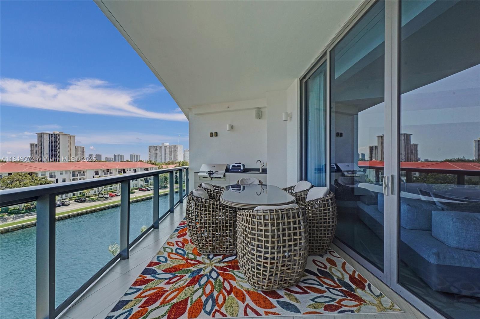 ECHO CONDO - Residential