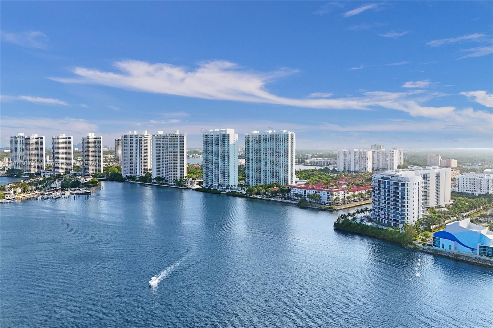 ECHO CONDO - Residential