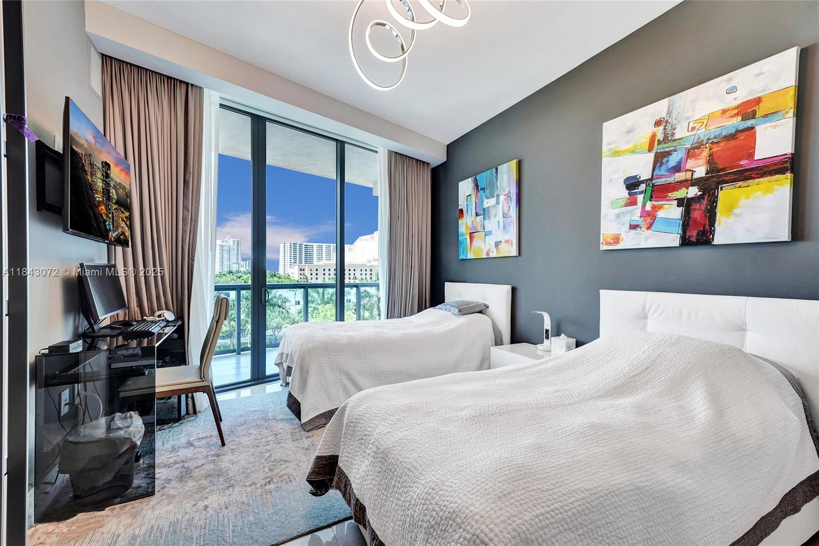 ECHO CONDO - Residential