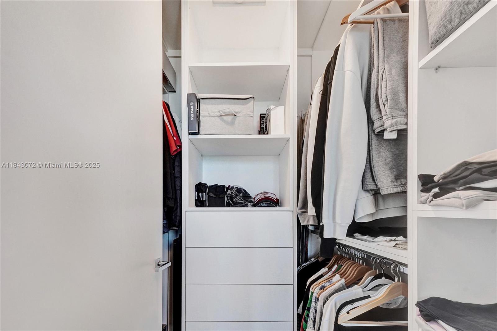 ECHO CONDO - Residential