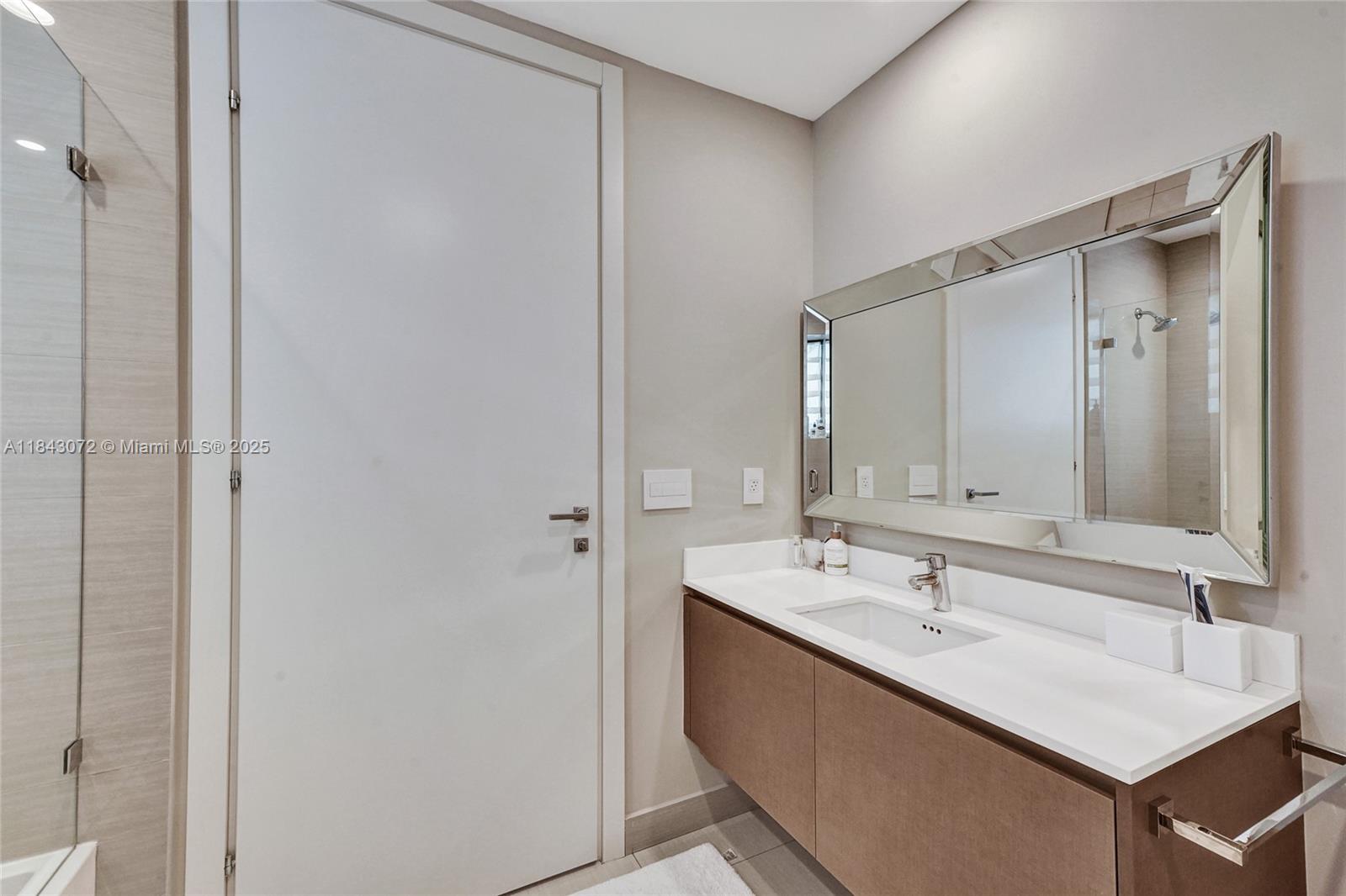 ECHO CONDO - Residential