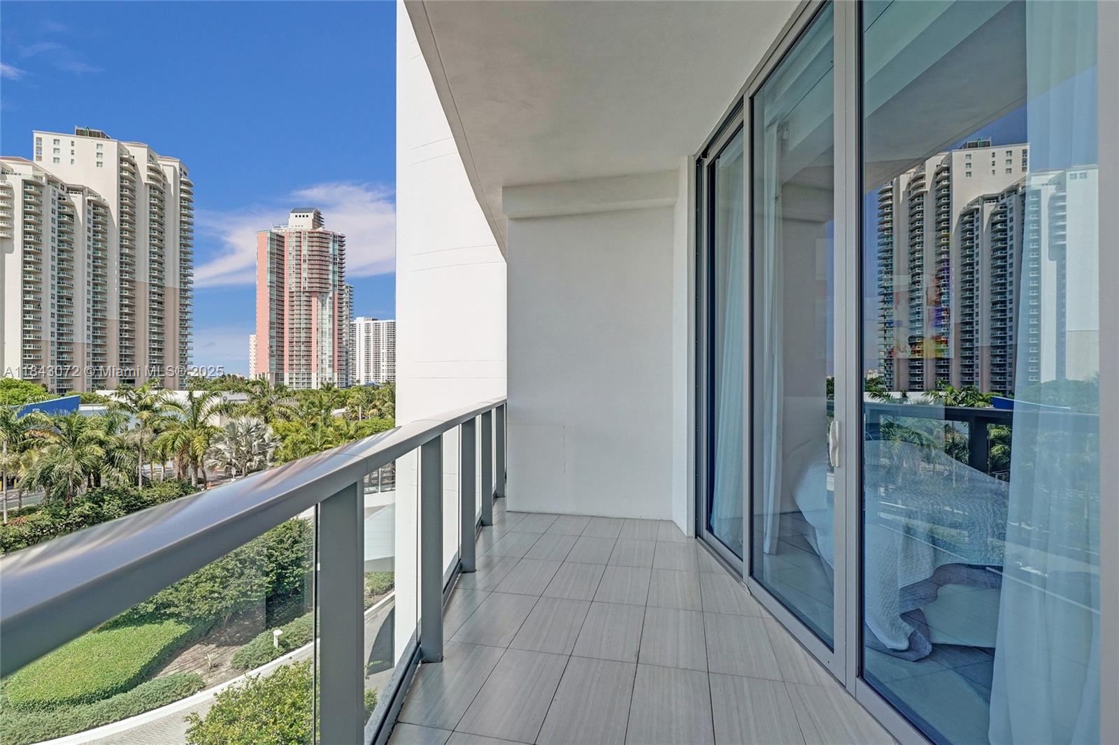 ECHO CONDO - Residential