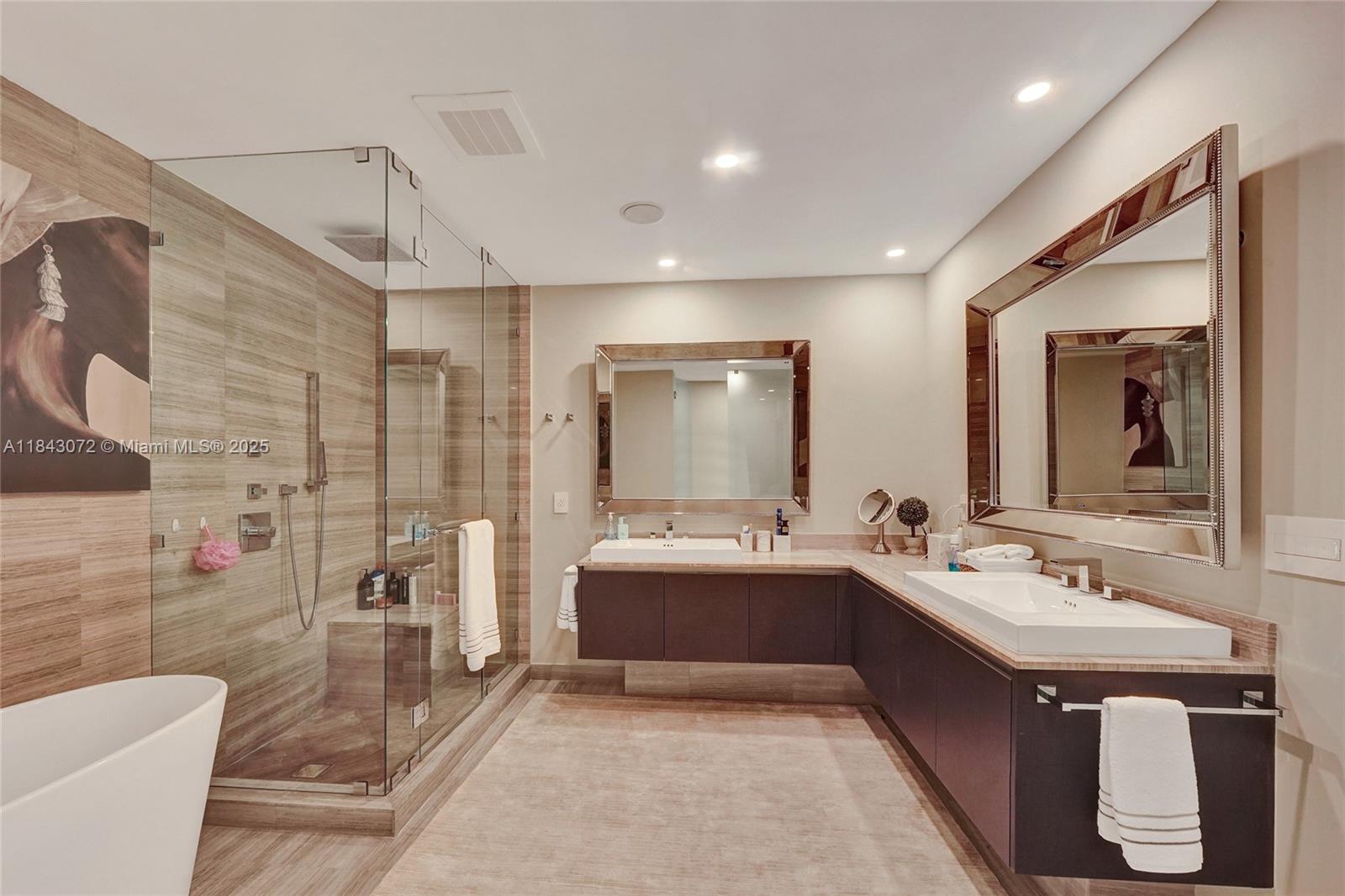 ECHO CONDO - Residential