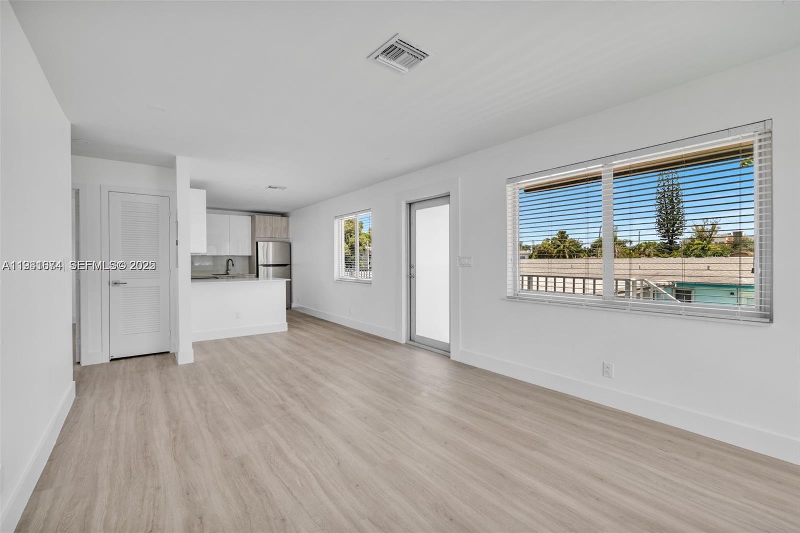 HALLANDALE PARK NO 3 - Residential Lease