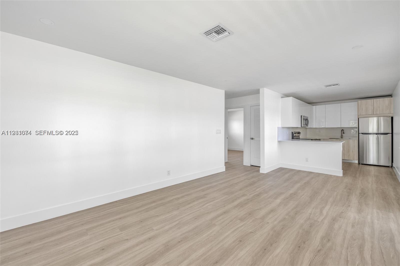 HALLANDALE PARK NO 3 - Residential Lease