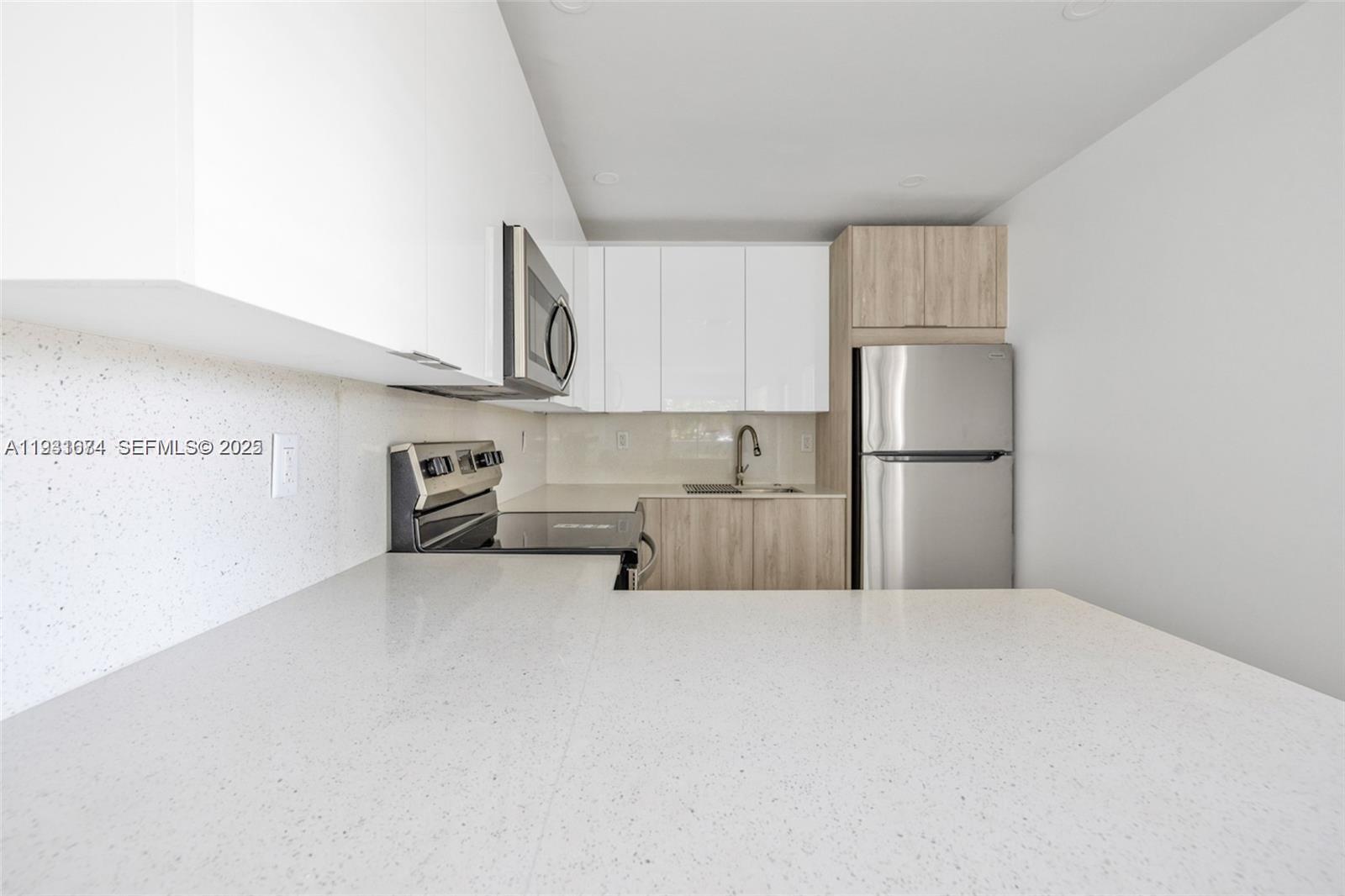 HALLANDALE PARK NO 3 - Residential Lease