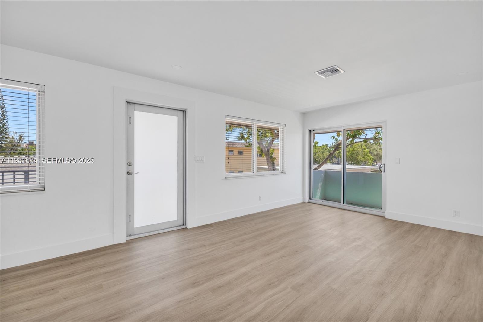 HALLANDALE PARK NO 3 - Residential Lease