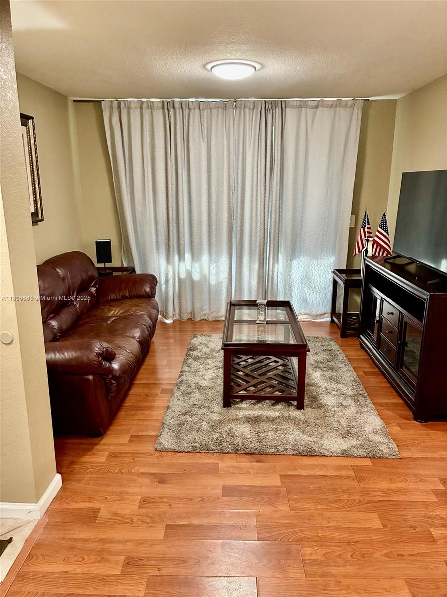 THE RESIDENCE - Residential