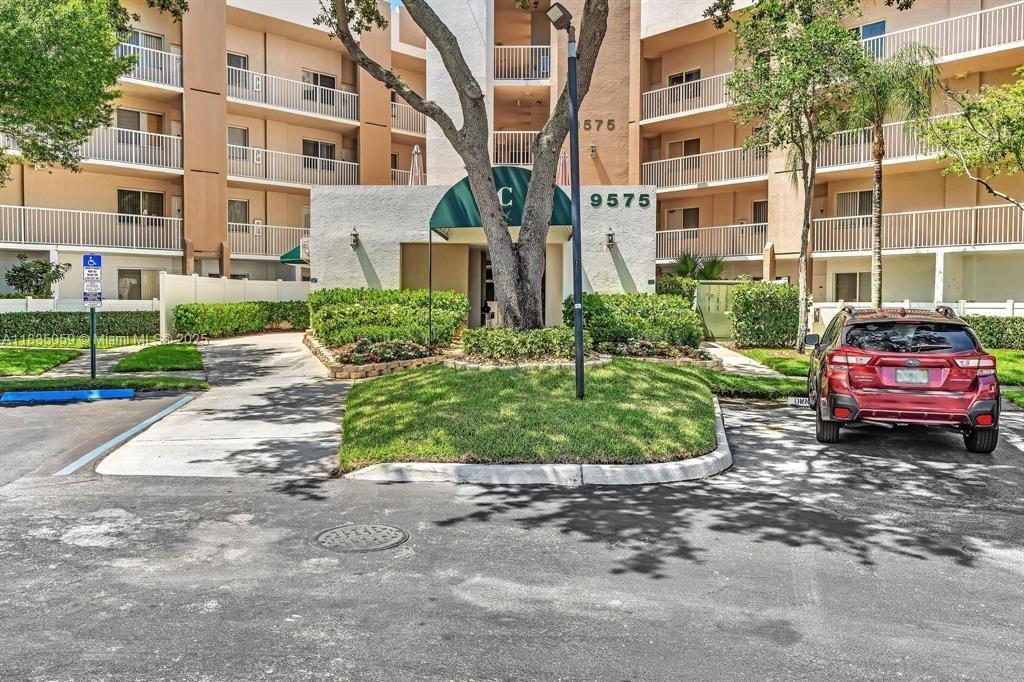 9575 Weldon Cir C406