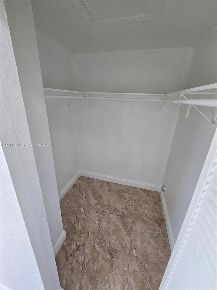 AQUA VISTA TOWNHOMES COND - Residential