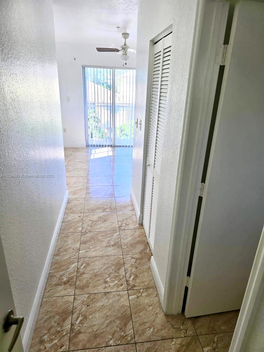 AQUA VISTA TOWNHOMES COND - Residential