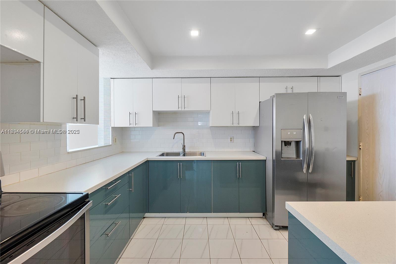 BUCKLEY TOWERS CONDO - EA - Residential Lease