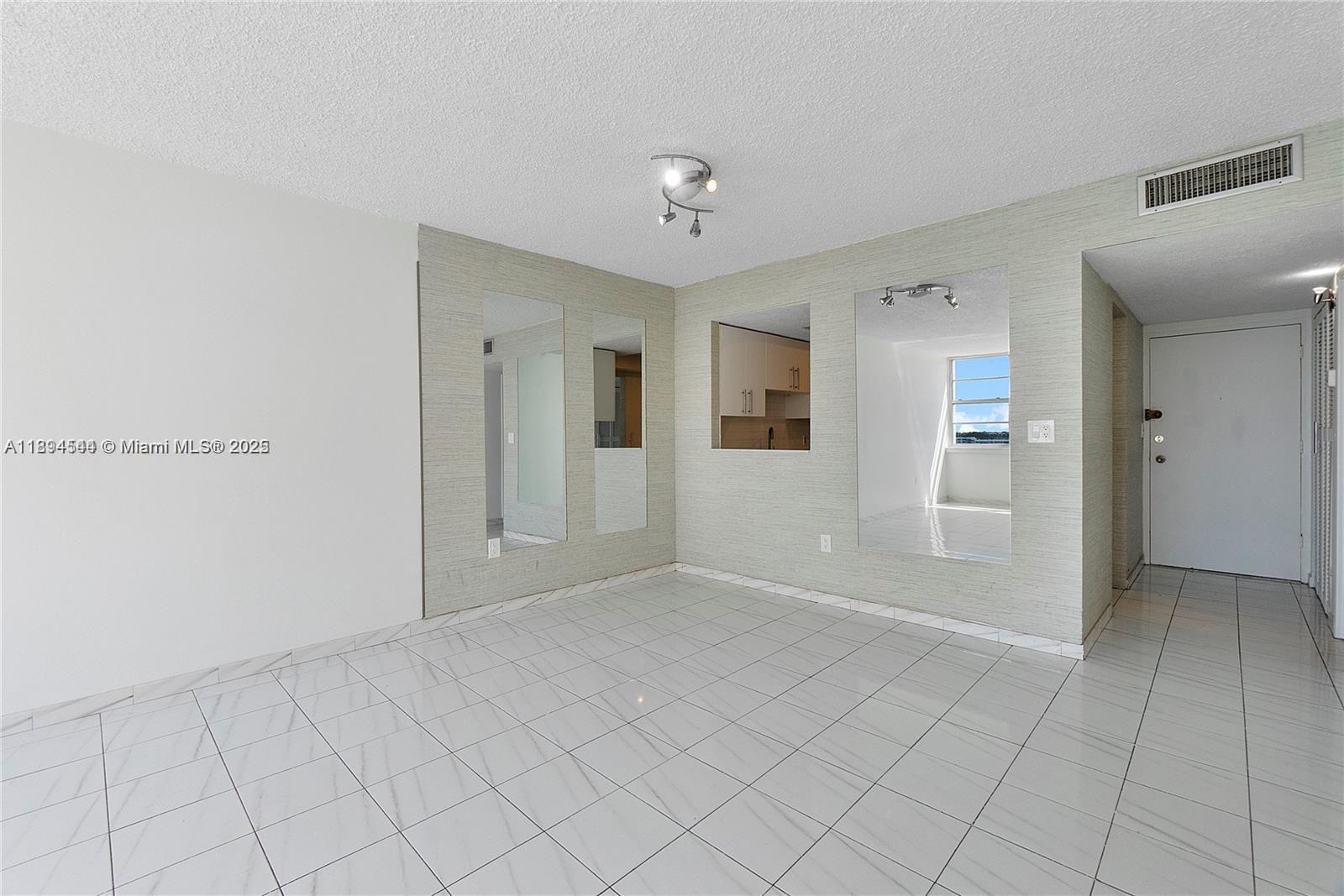 BUCKLEY TOWERS CONDO - EA - Residential Lease