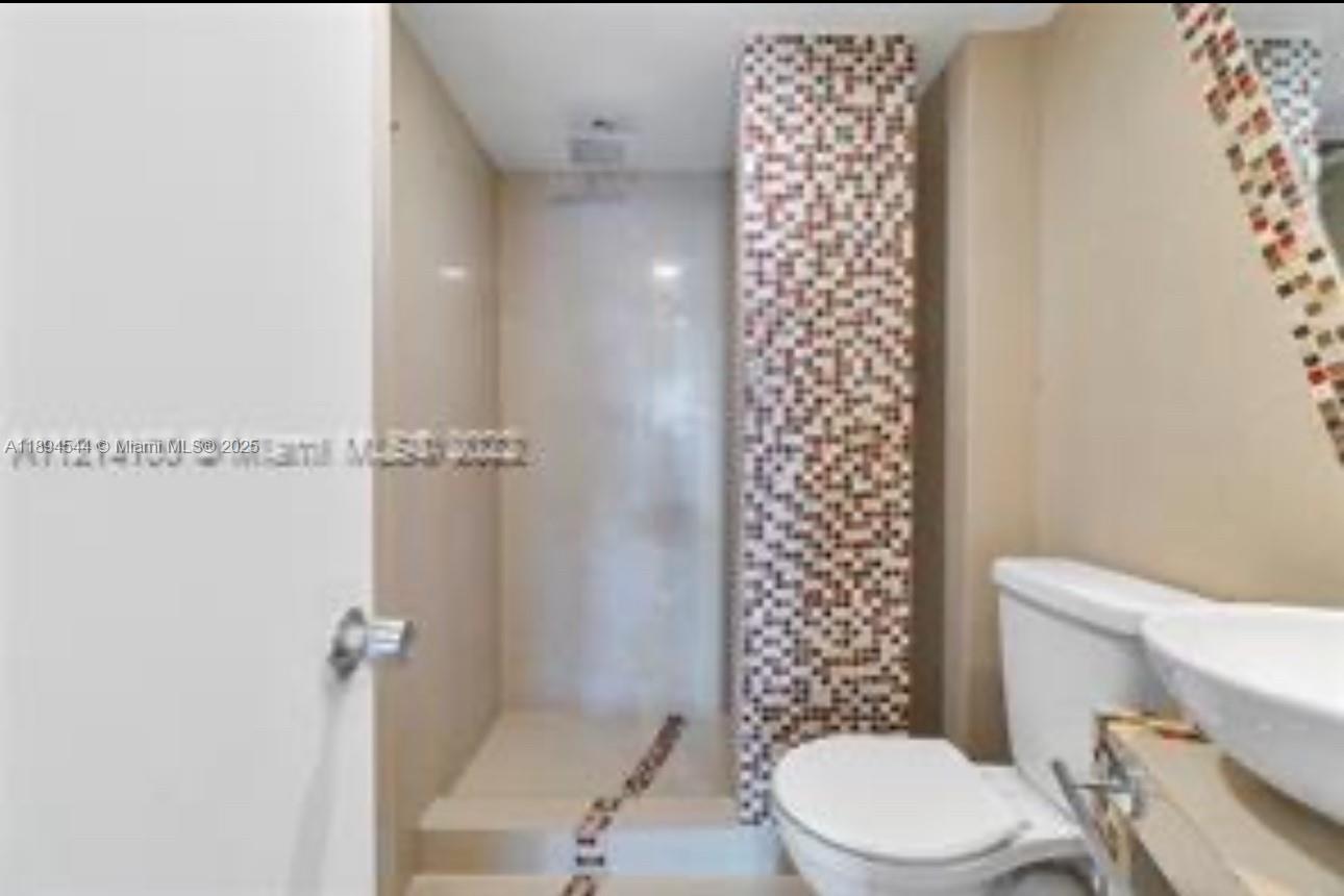 BUCKLEY TOWERS CONDO - EA - Residential Lease